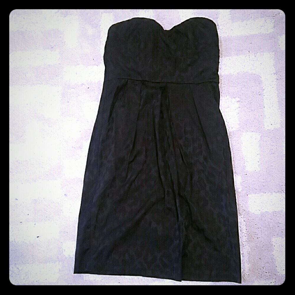 Little black dress with pockets!